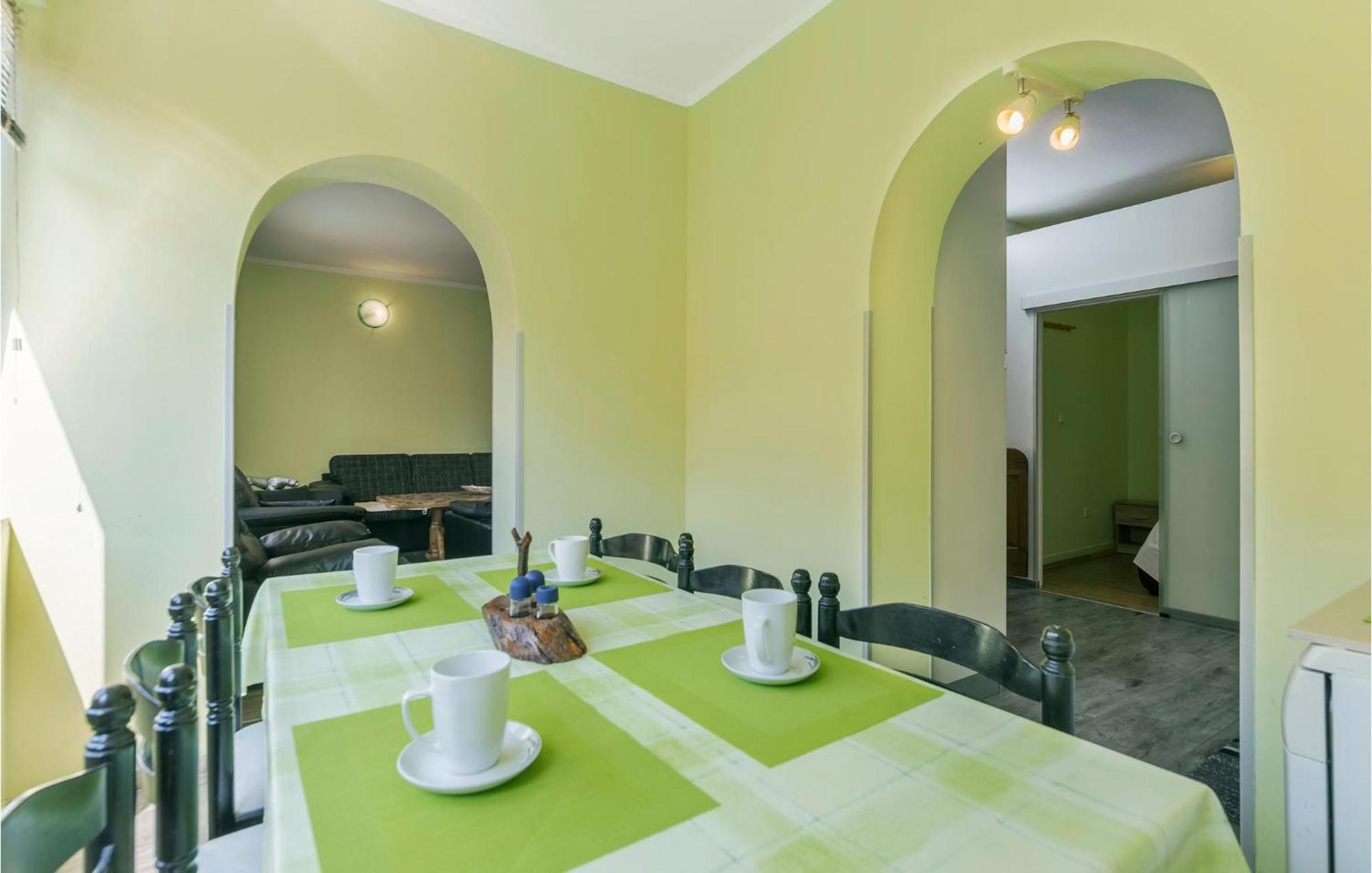 Stunning Apartment In Pula With Wifi Bagian luar foto