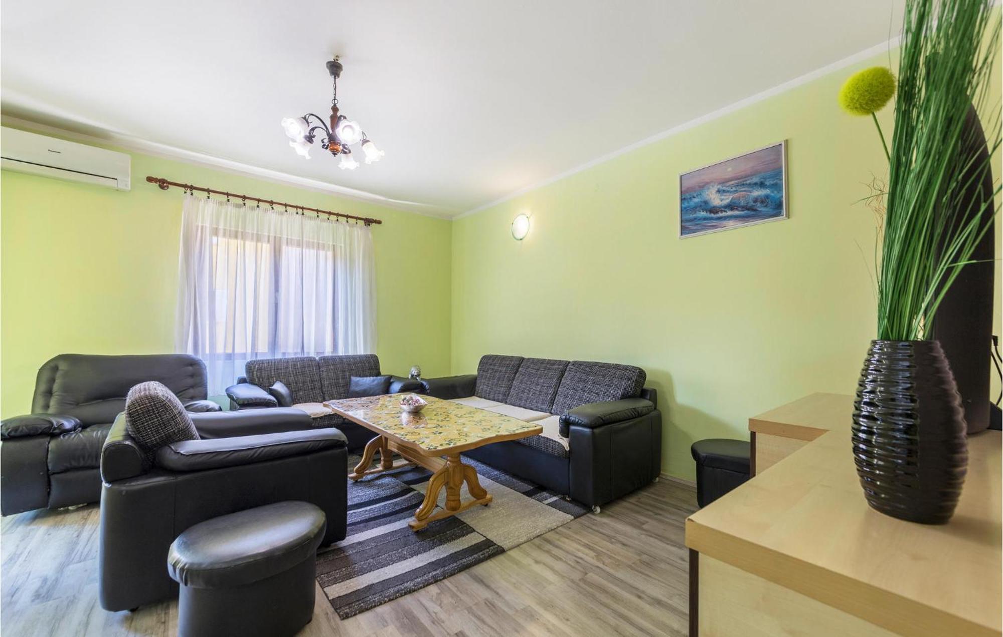 Stunning Apartment In Pula With Wifi Bagian luar foto