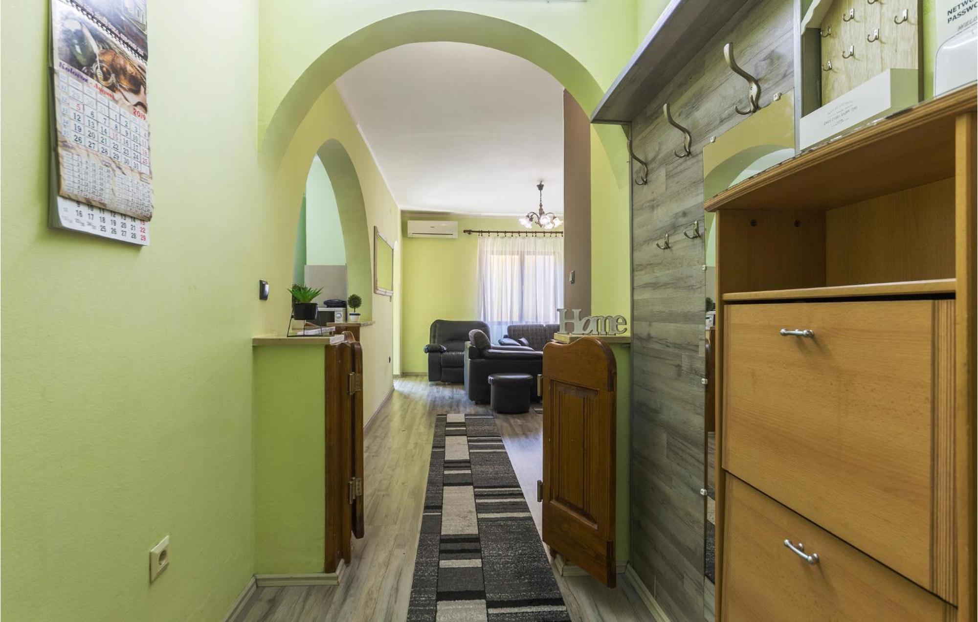 Stunning Apartment In Pula With Wifi Bagian luar foto