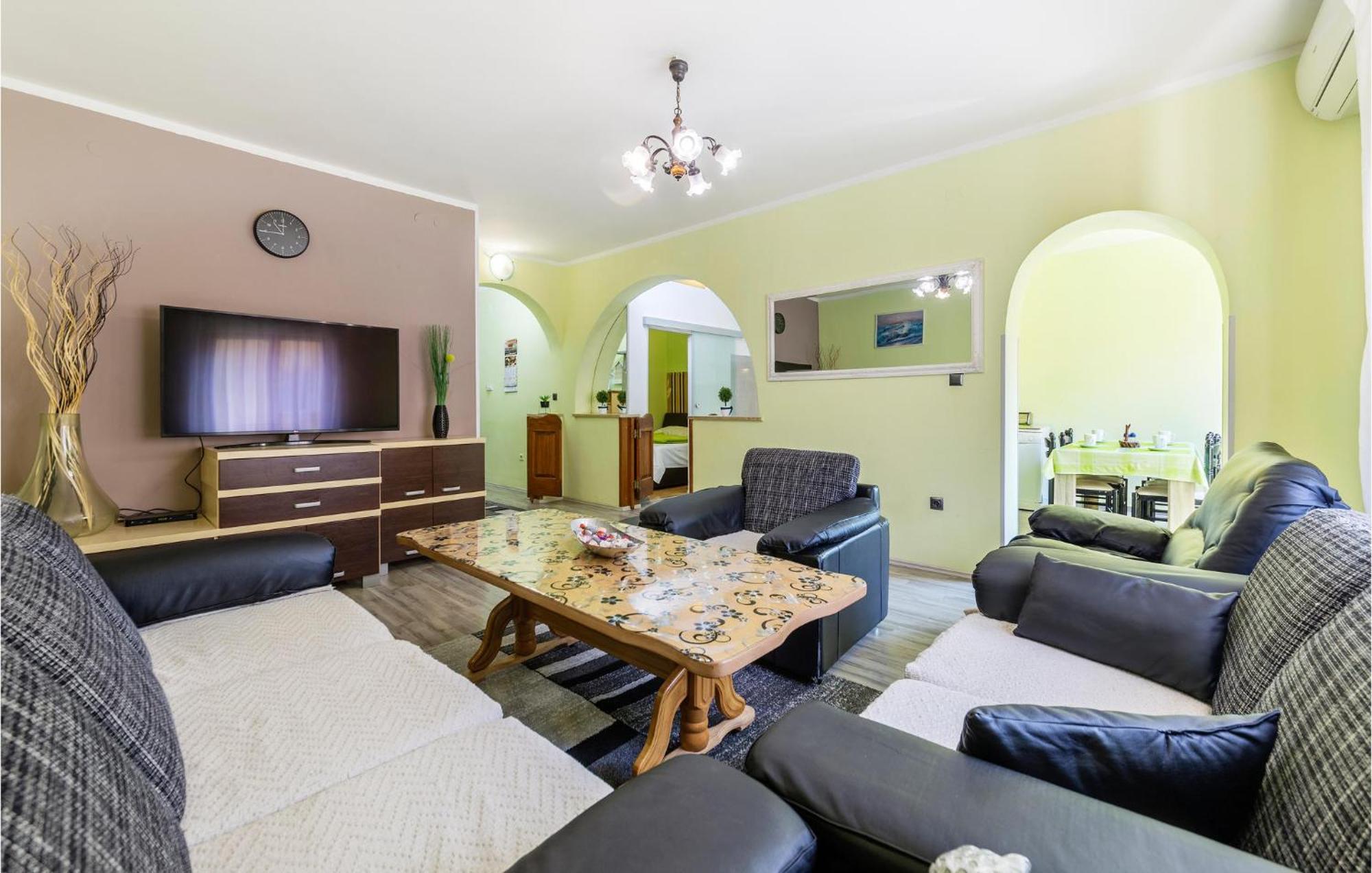 Stunning Apartment In Pula With Wifi Bagian luar foto